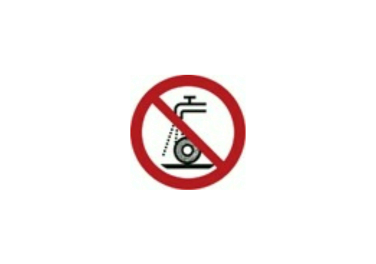 Signaux - Interdiction d'utiliser le disque avec de l'eau... Signaux - Interdiction d'utiliser le disque avec de l'eau...